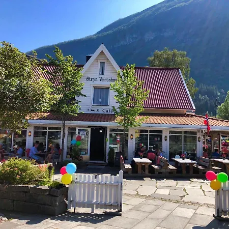 Kaffebar & * Stryn