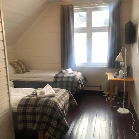 Guest house Kaffebar & *